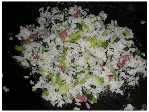 油菜香肠炒饭步骤9