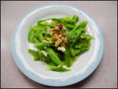 绿肥红瘦拌苦瓜步骤4
