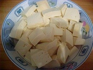 家常回锅豆腐步骤1