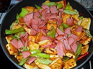 家常回锅豆腐步骤8