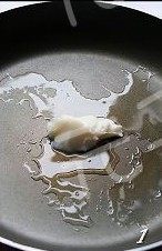平菇香肠烧豆腐步骤1