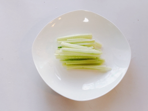 鸡肉蔬菜卷步骤6