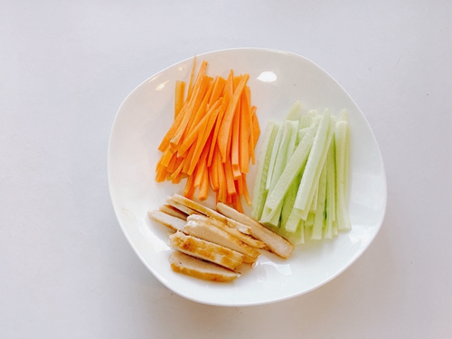 鸡肉蔬菜卷步骤11