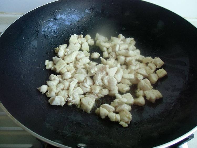 尖椒鸡丁步骤4