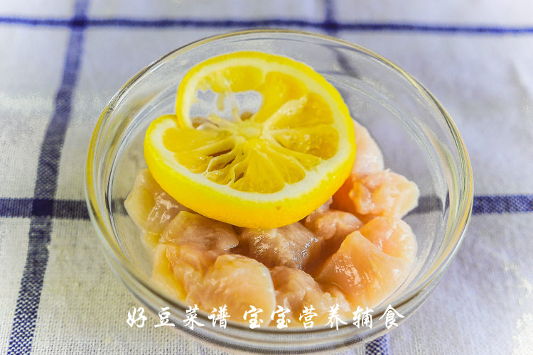 西兰花鸡肉小方步骤4