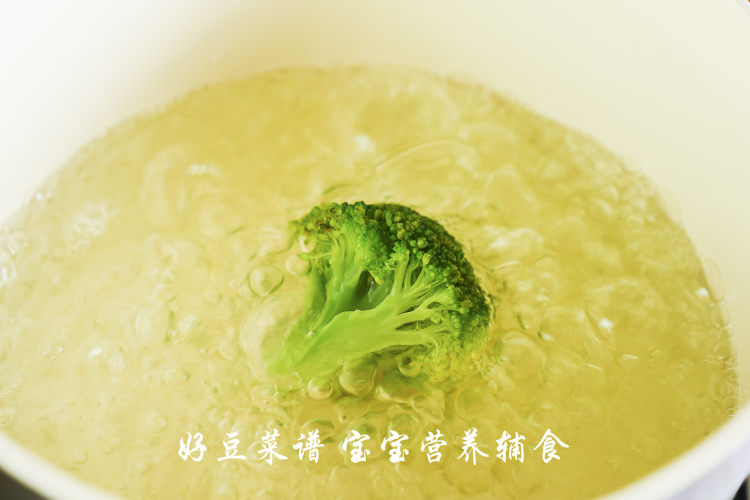 西兰花鸡肉小方步骤8