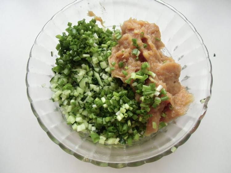 黄瓜鸡肉饺子步骤8