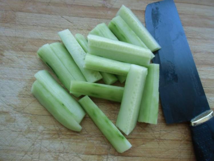 黄瓜鸡肉卷步骤4