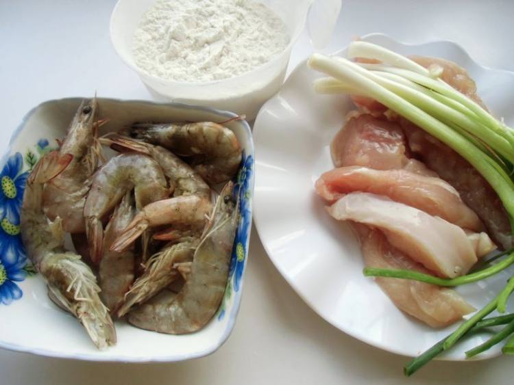 虾仁鸡肉饺子步骤1