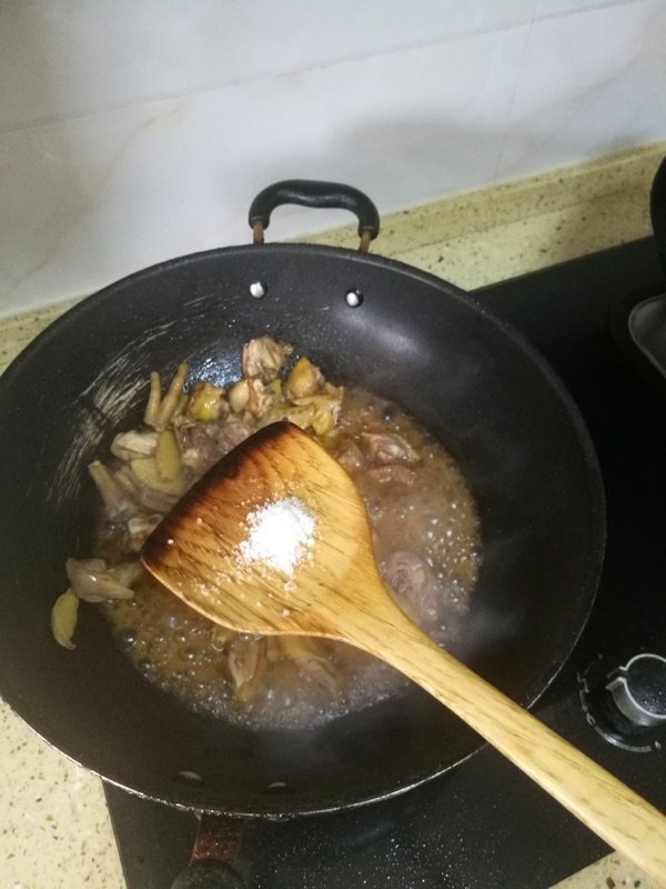 土豆炒鸡肉步骤9