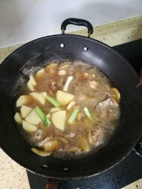 土豆炒鸡肉步骤11
