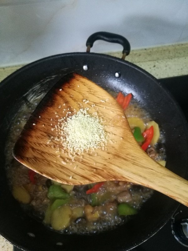 土豆炒鸡肉步骤14