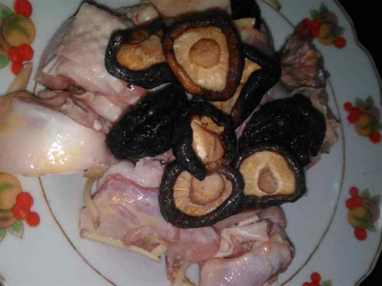 香菇蒸鸡肉步骤5
