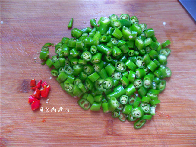 香辣鸡丁步骤2