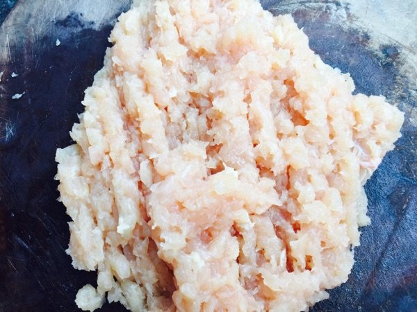 鸡肉胡萝卜香菇馄饨步骤5
