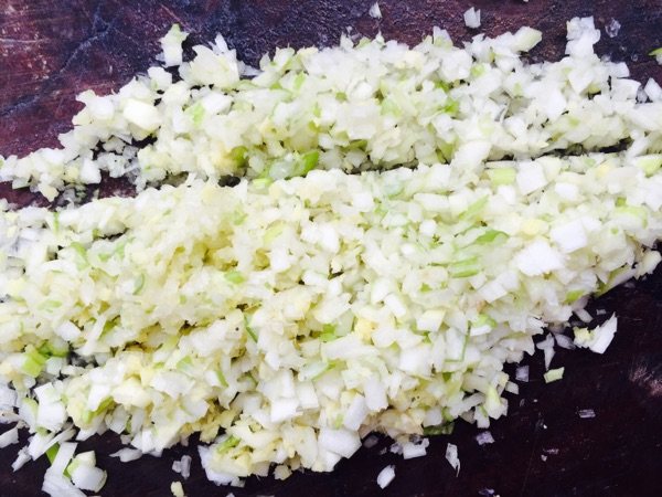 鸡肉胡萝卜香菇馄饨步骤6