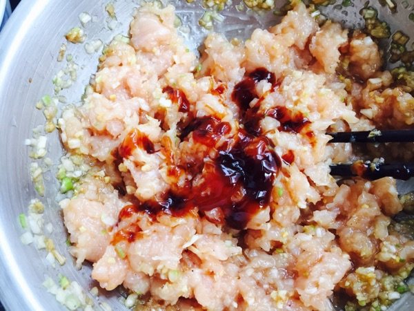 鸡肉胡萝卜香菇馄饨步骤10