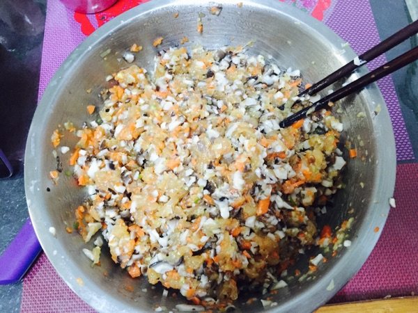 鸡肉胡萝卜香菇馄饨步骤14