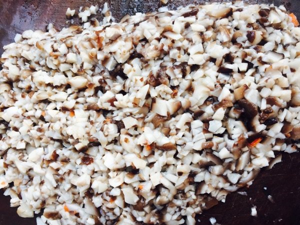 鸡肉胡萝卜香菇馄饨步骤12