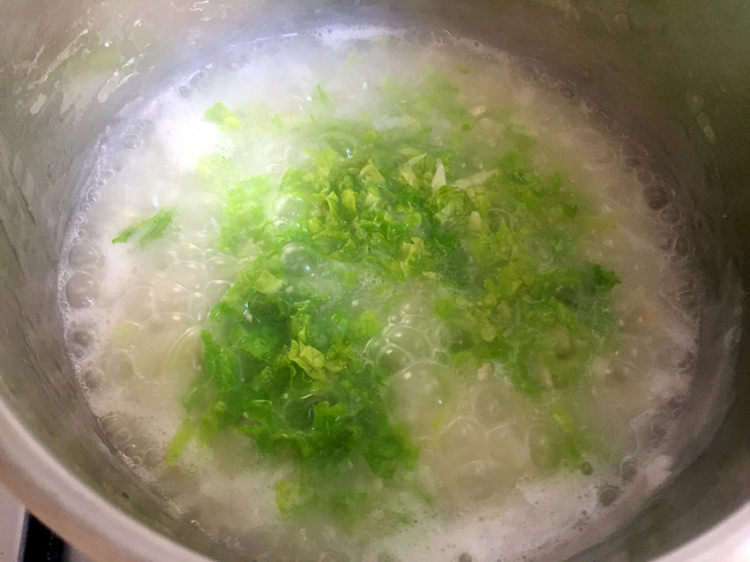 绿豆芽生菜瘦肉粥步骤12