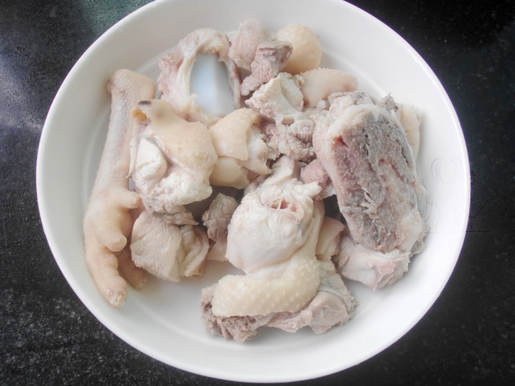 黑豆莲子鸡汤#本味家步骤3