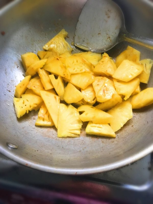 菠萝烩鸡肉步骤5