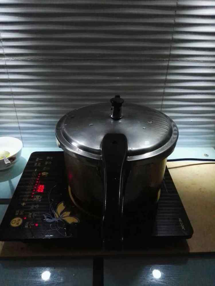 红烧归枣鸡步骤2