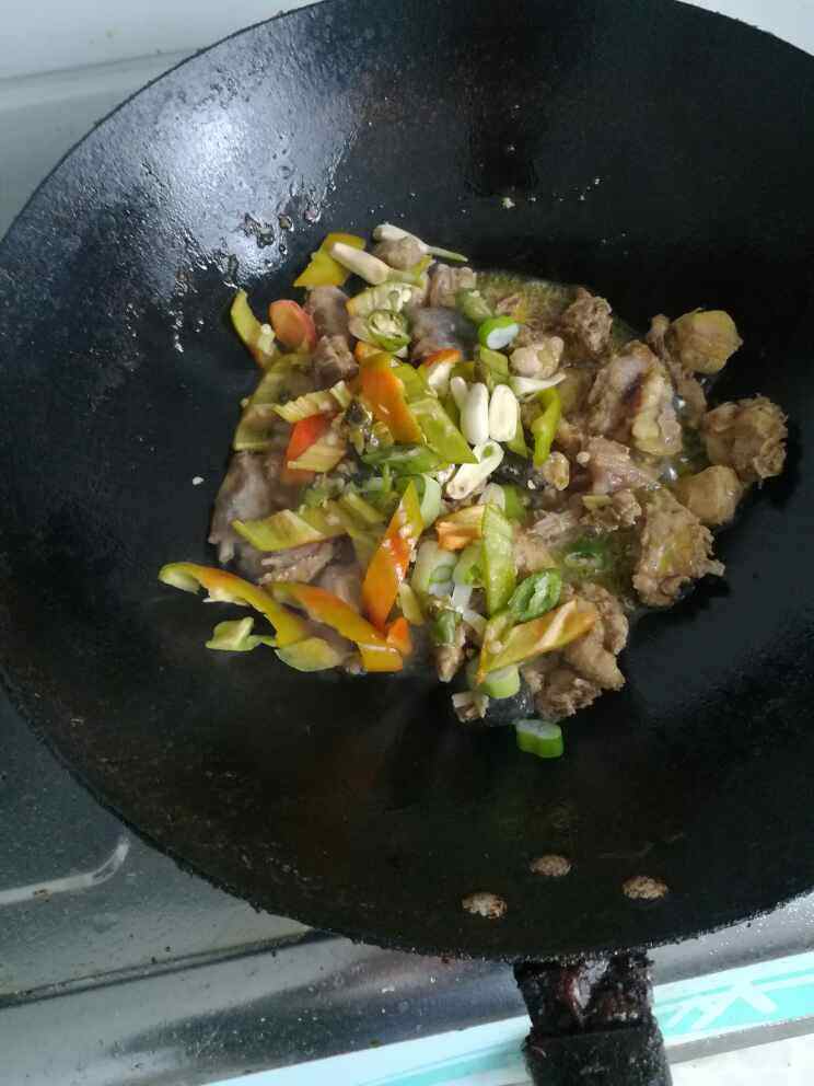 土豆片炒鸡步骤6