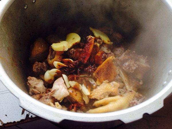 鸡肉炖萝卜步骤5
