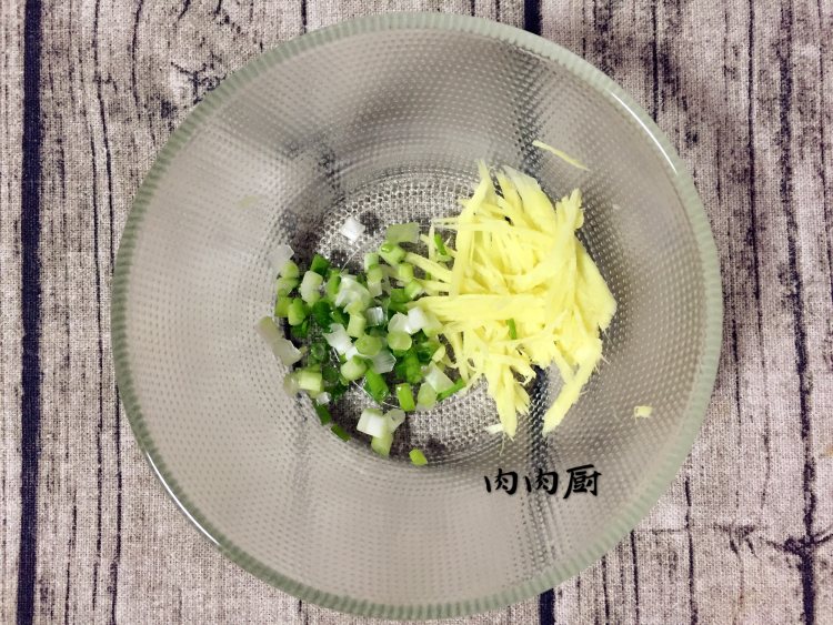 虫草花蒸鸡步骤3