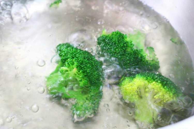 西蓝花鸡肉饼步骤3