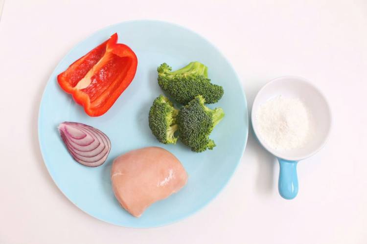 西蓝花鸡肉饼步骤1