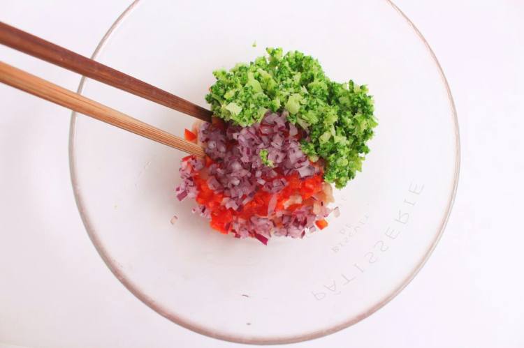 西蓝花鸡肉饼步骤6