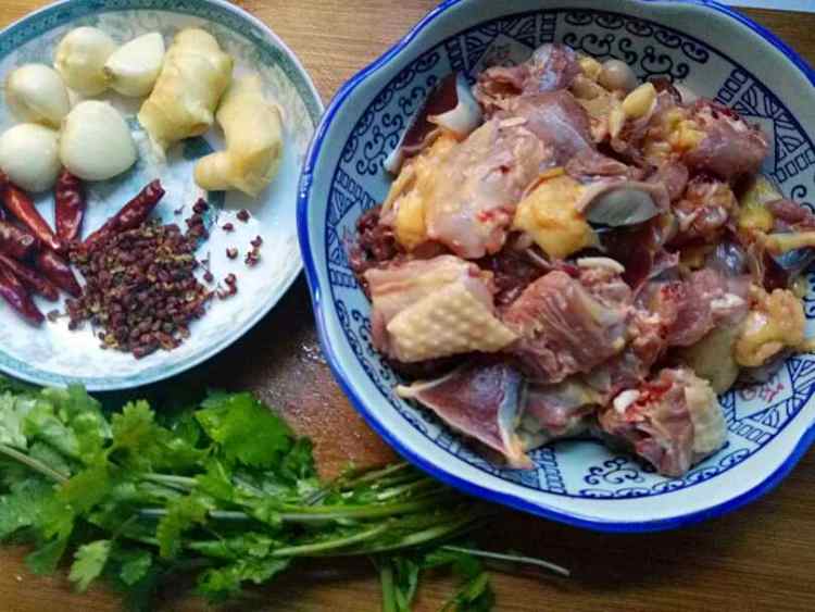 干豆角焖鸡步骤5
