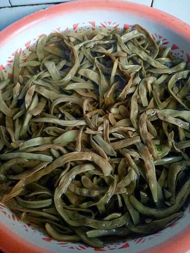 干豆角焖鸡步骤2