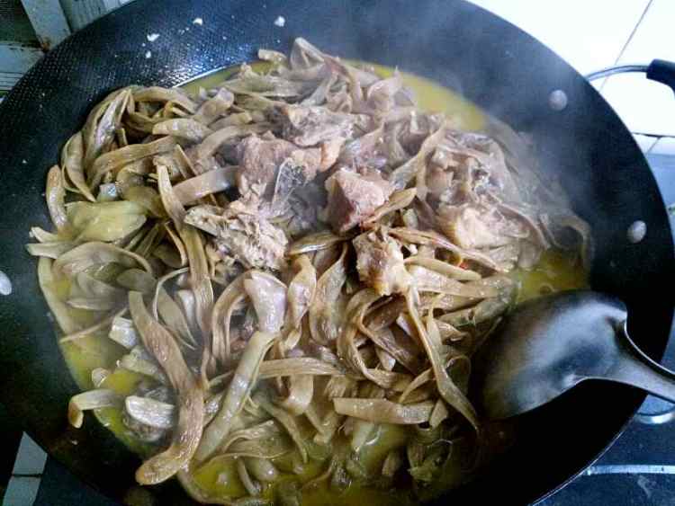 干豆角焖鸡步骤11