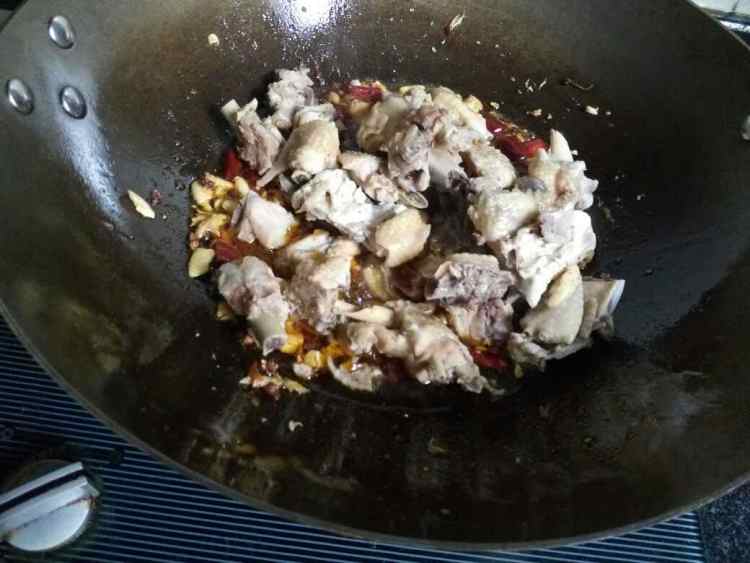 家庭版麻辣干锅鸡步骤12