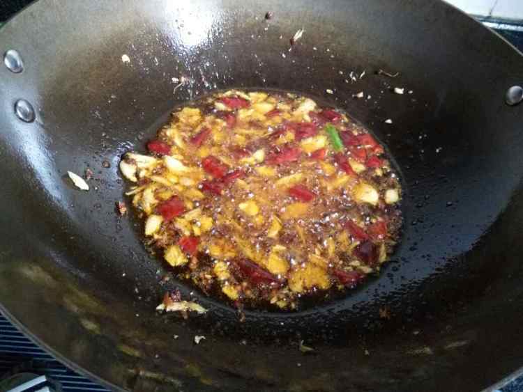 家庭版麻辣干锅鸡步骤11
