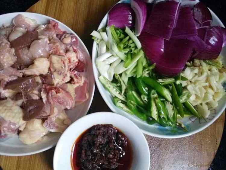 洋葱烧鸡块步骤1