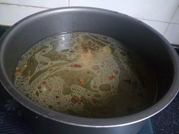 莲藕芋子炖鸡步骤4