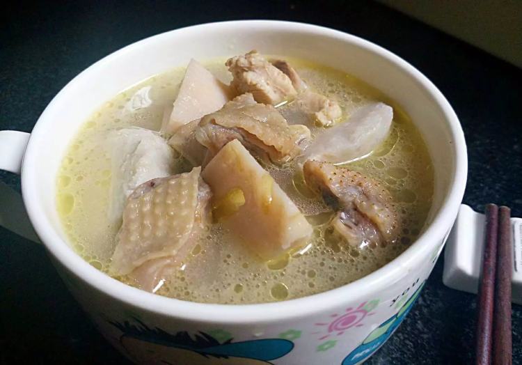 莲藕芋子炖鸡步骤9