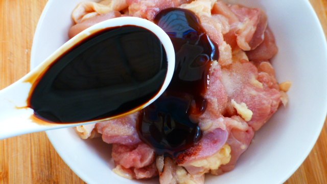 鸡肉南瓜盅步骤3