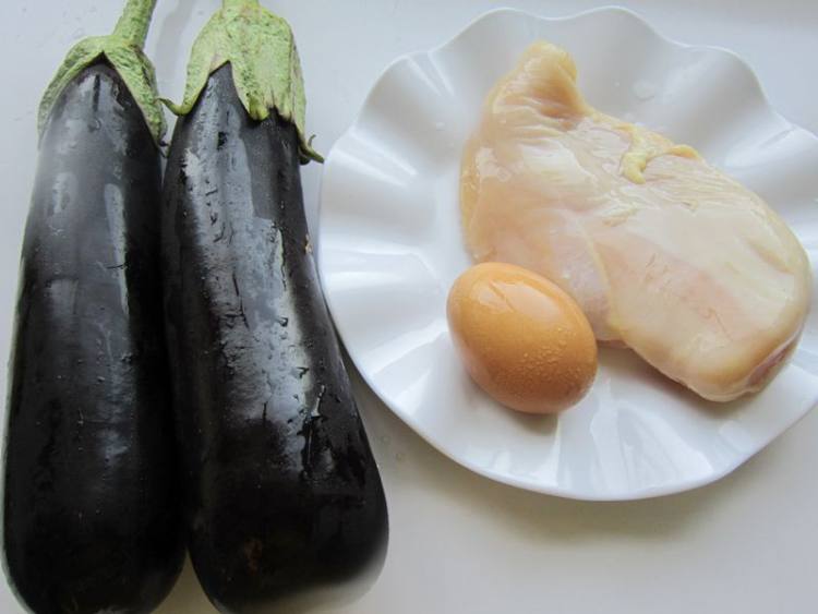鸡肉茄盒步骤1