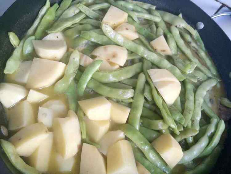豆角土豆焖鸡块步骤9