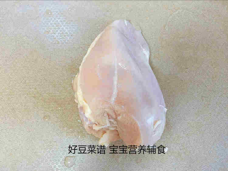 胡萝卜土豆鸡肉汤步骤1
