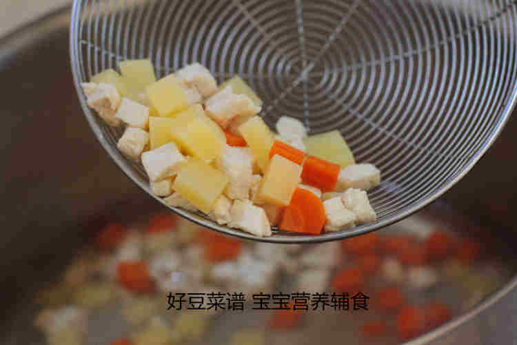 胡萝卜土豆鸡肉汤步骤8
