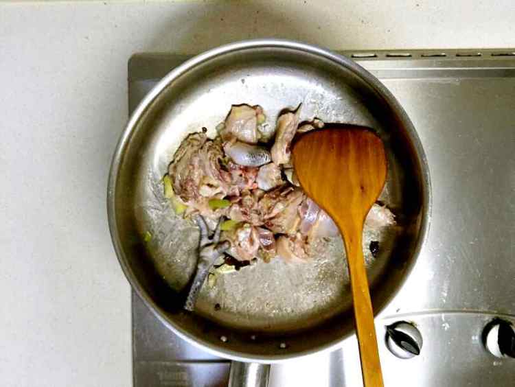 小鸡炖时蔬步骤3