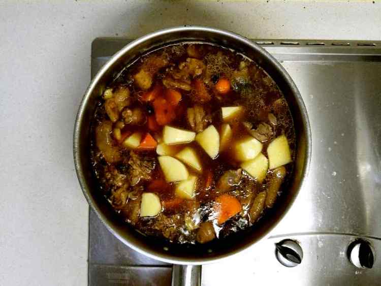 小鸡炖时蔬步骤8