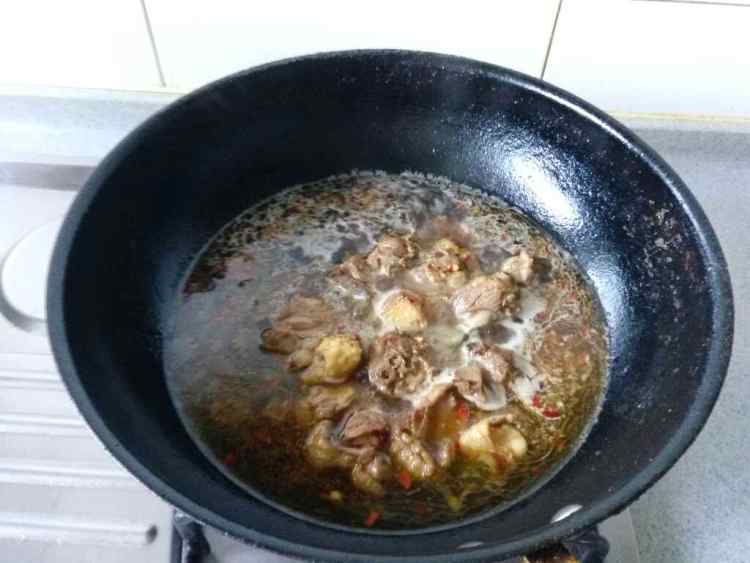 鸡肉炖土豆块步骤6