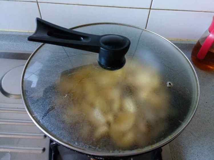 鸡肉炖土豆块步骤8